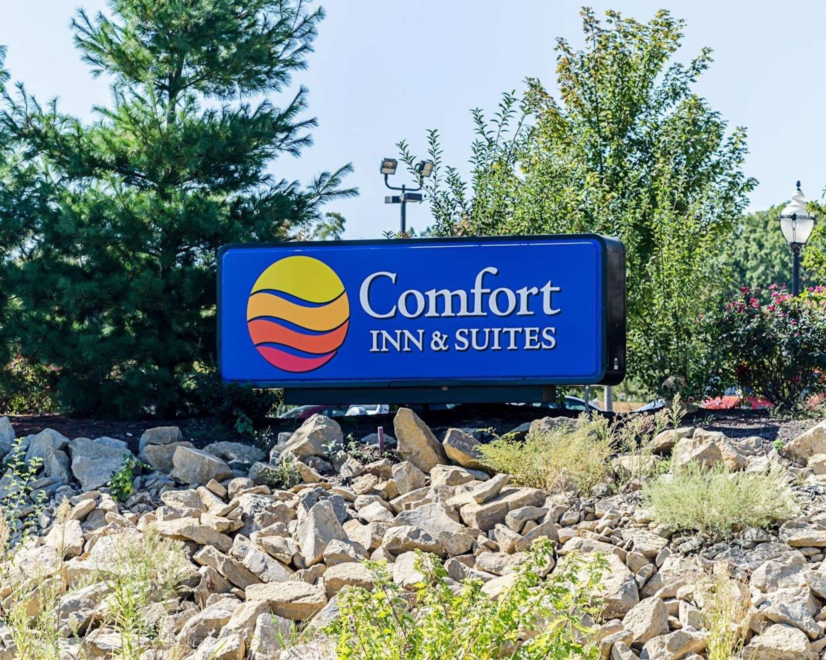 Comfort Inn & Suites Lawrence - University Area Exterior photo