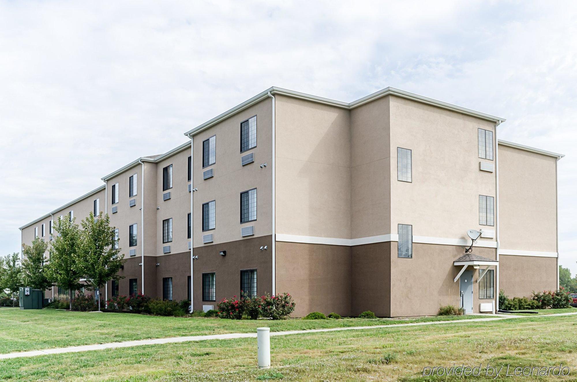 Comfort Inn & Suites Lawrence - University Area Exterior photo